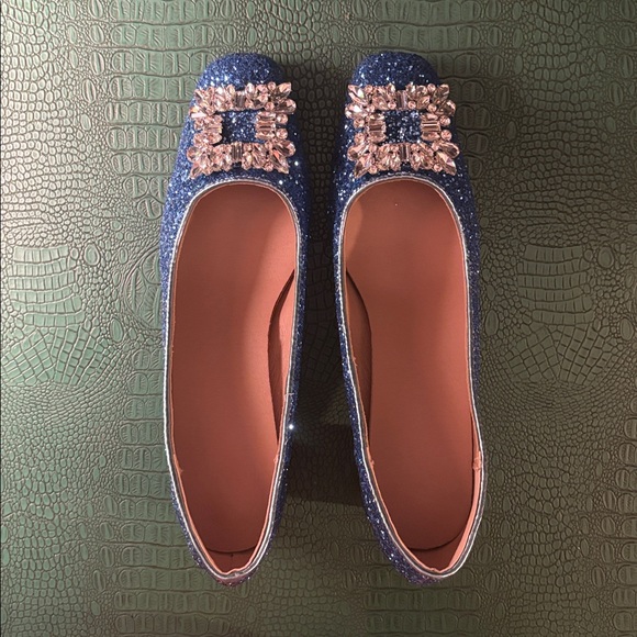 Azure glitter square-toe pumps with clear jeweled buckle and 50mm block heel - Picture 4 of 5